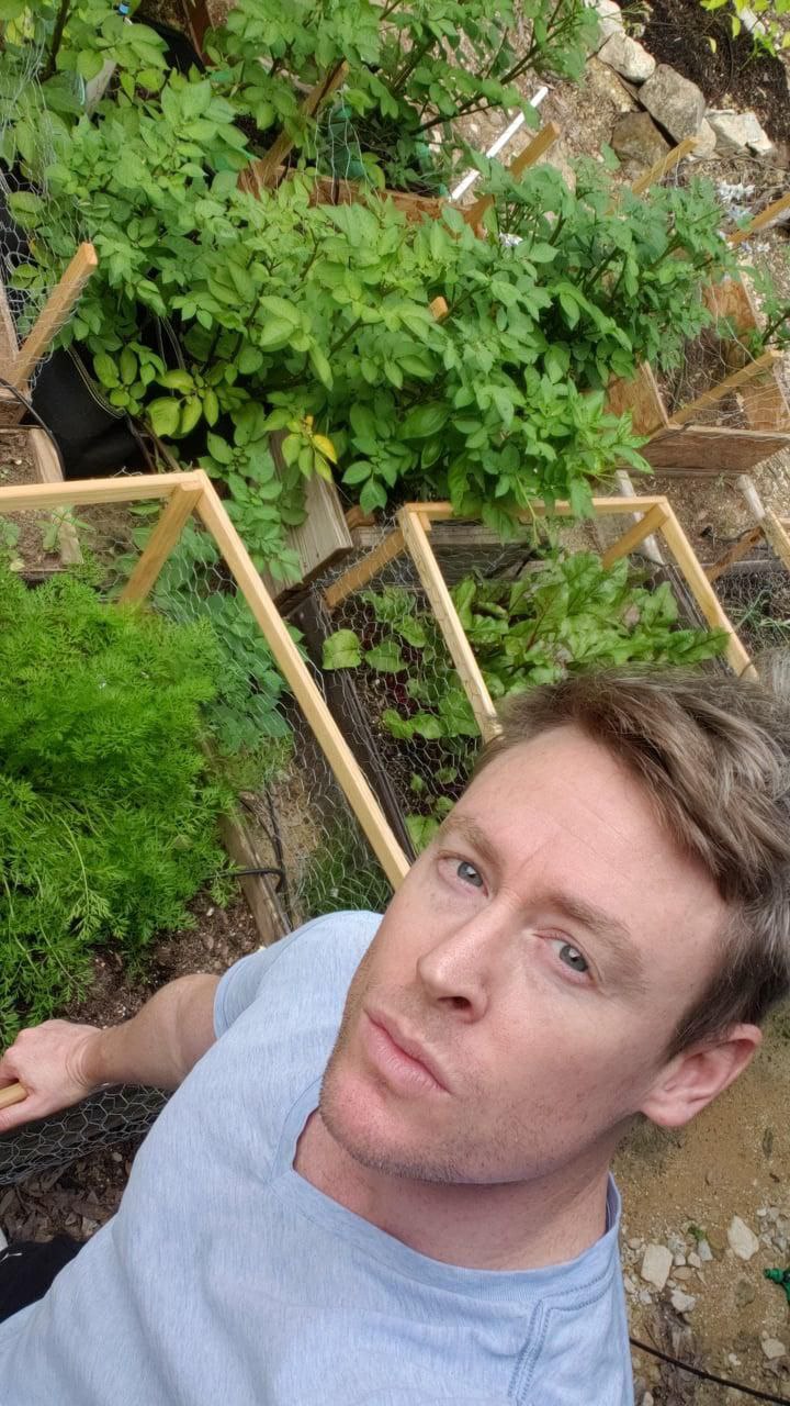 Portrait of artist JFeelgood